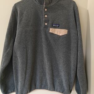 Patagonia Women's Sweater/ Fleece in Gray